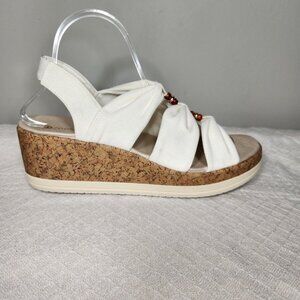Bzees Women's Size 9.5 M Roma White Denim Beaded Wedges Sandals Shoes 24
